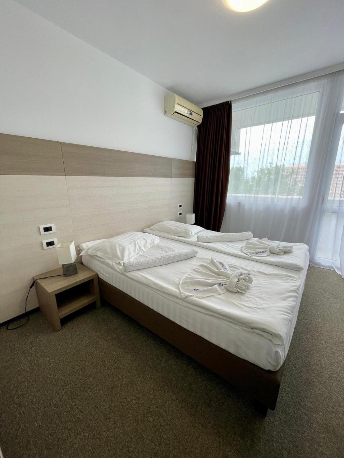 Hotel Aurora مامايا المظهر الخارجي الصورة